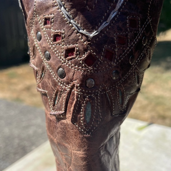 Rare Tony Lama Brown Boots with Turquoise and Red Details - Picture 7 of 8